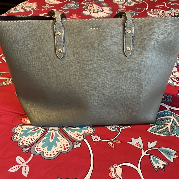 Coach tote - Picture 2 of 9